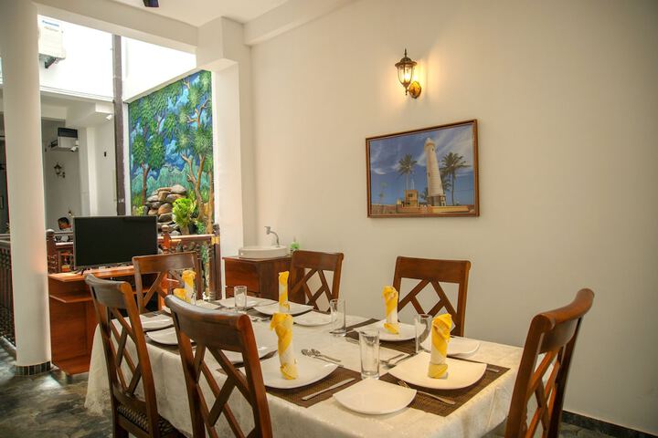 Dining 53 of 95
