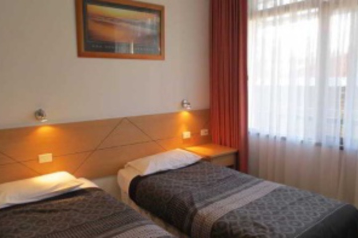 Room 82 of 120