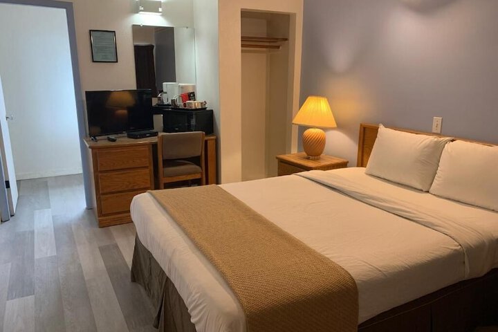 Room 18 of 99