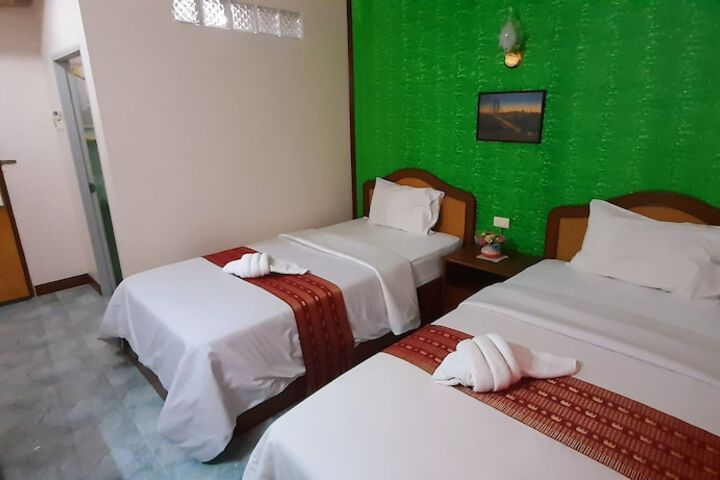 Room 33 of 66
