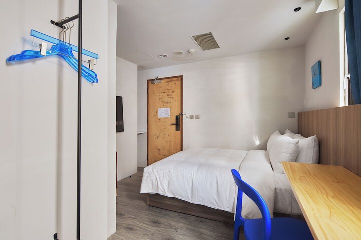 Room 15 of 95
