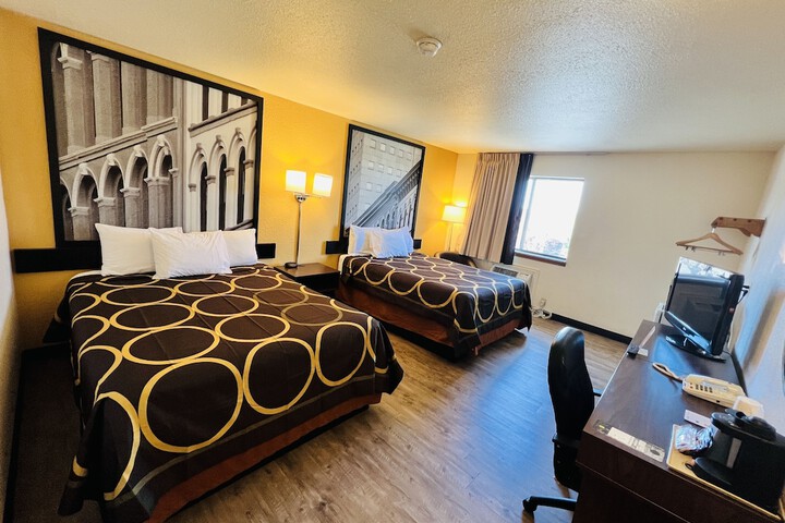 1 Queen Bed (48 of 51)