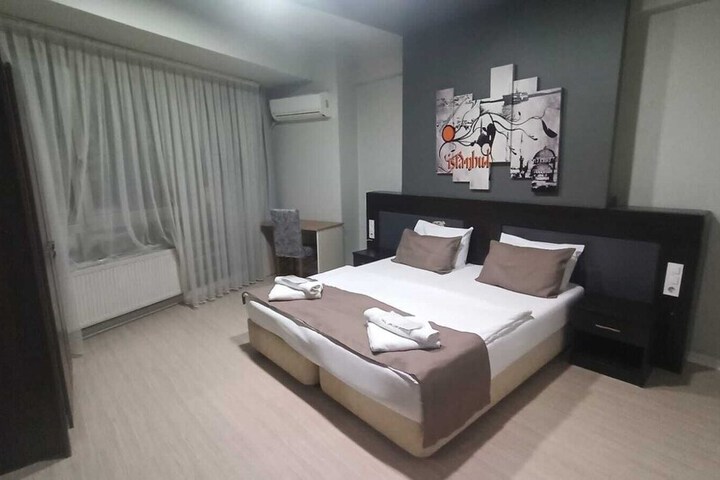 Room 11 of 29