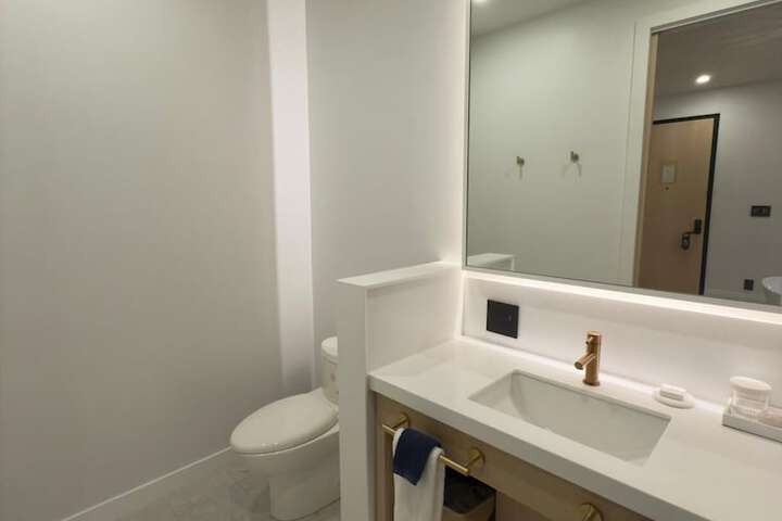 Room 178 of 206