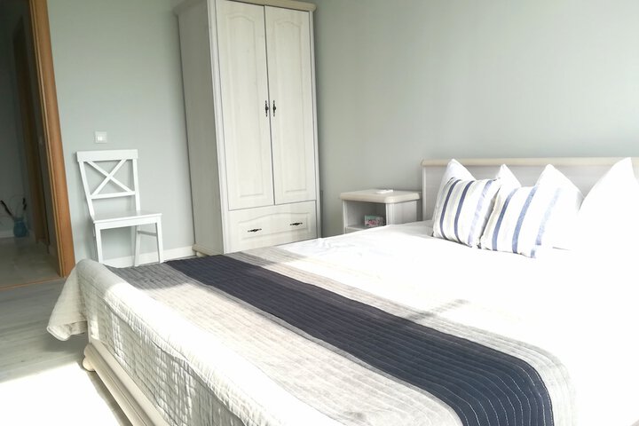 Room 12 of 17