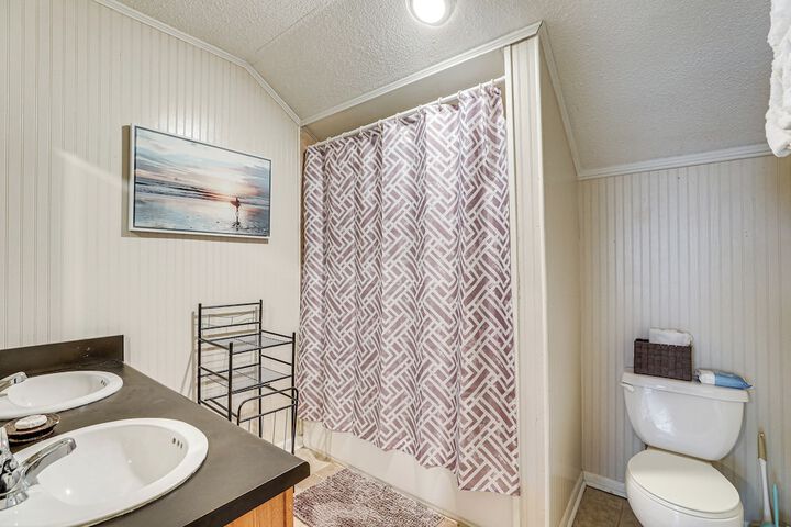 Room 33 of 53