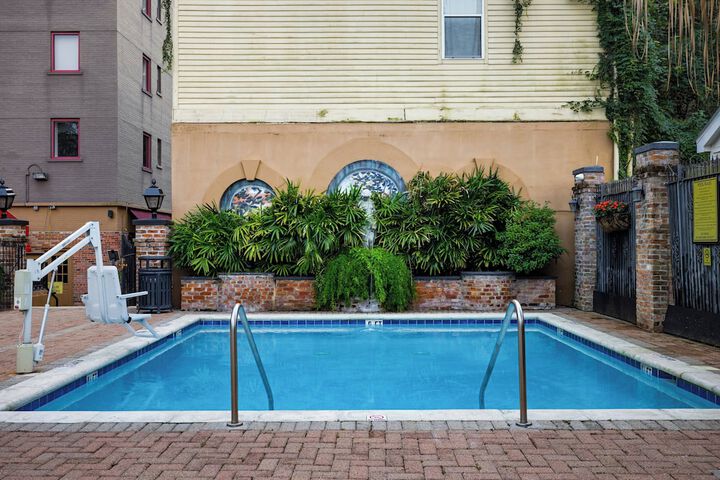 Pool Hotel
