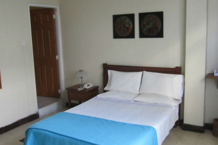 Room 6 of 17
