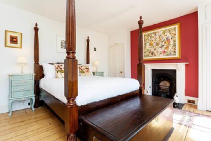 Room 16 of 26