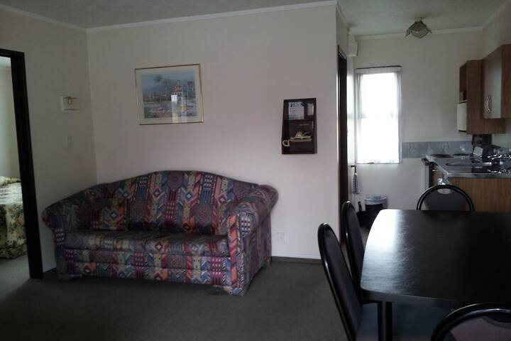 Room 33 of 48