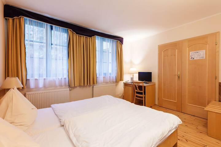 Room 22 of 64