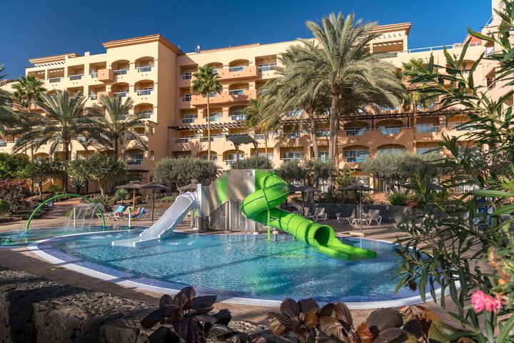 Hotel with Pool