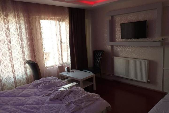 Room 5 of 25