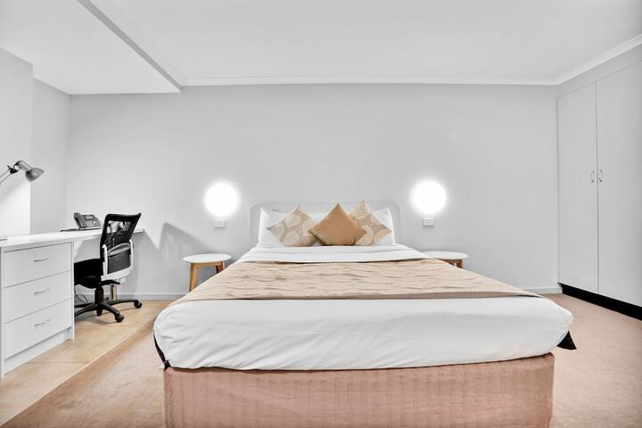 Room 19 of 34