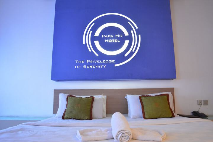 Room 11 of 31