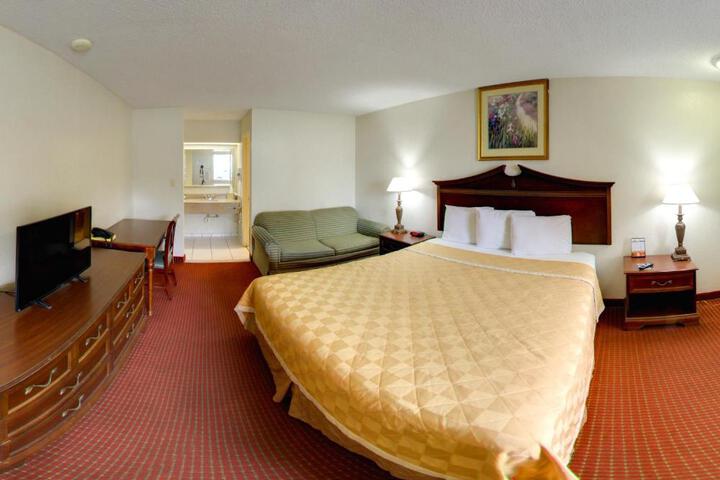 1 King Bed (8 of 8)