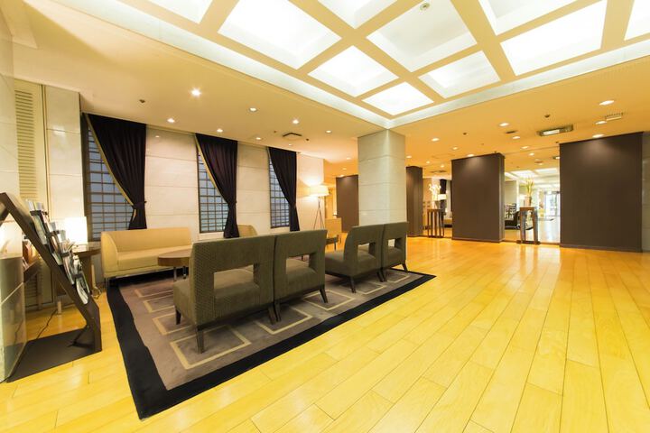 Entrance & Lobby