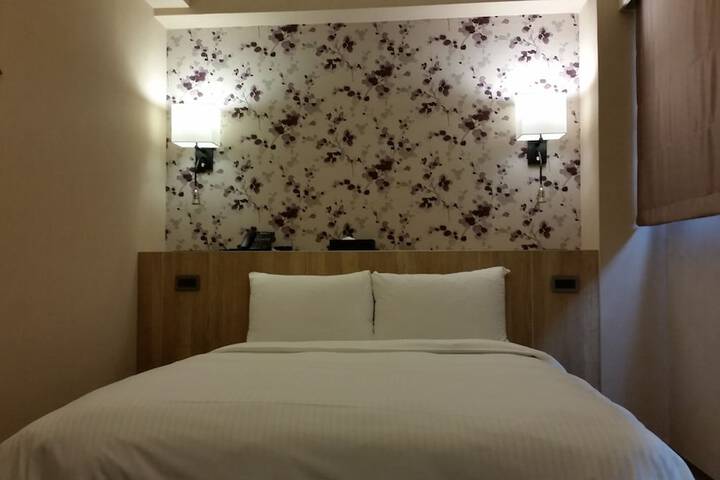 Room 6 of 26