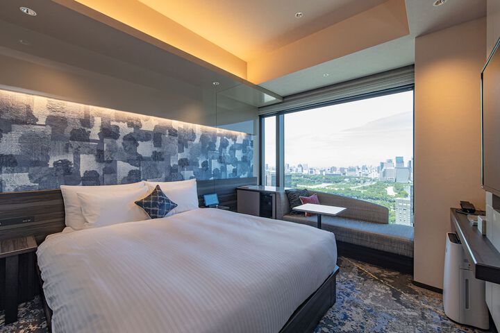 Room 10 of 76