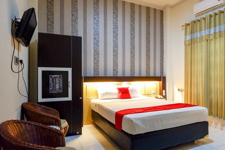 Exterior of RedDoorz at Hotel Bumi Palupy