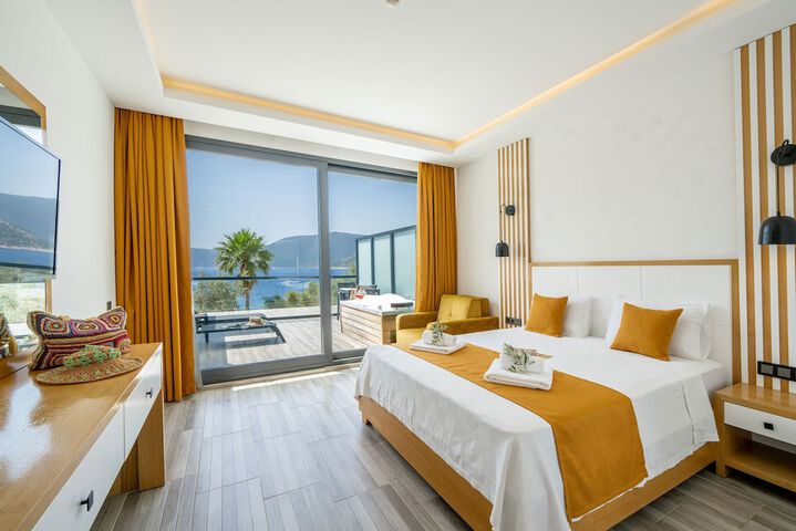 Room 21 of 104