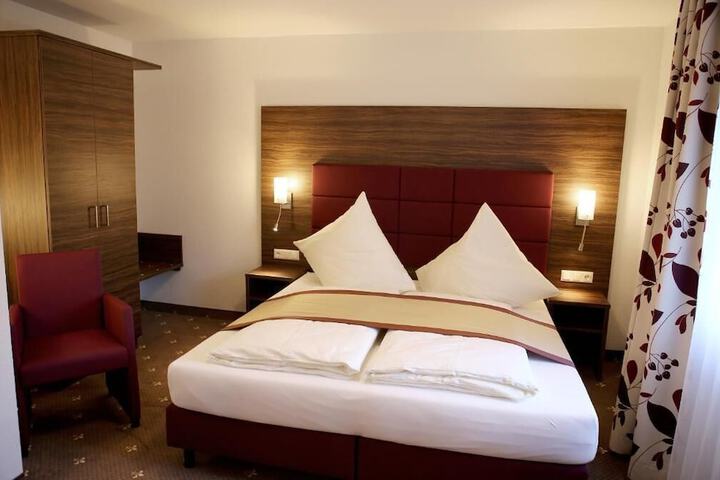 Room 25 of 65