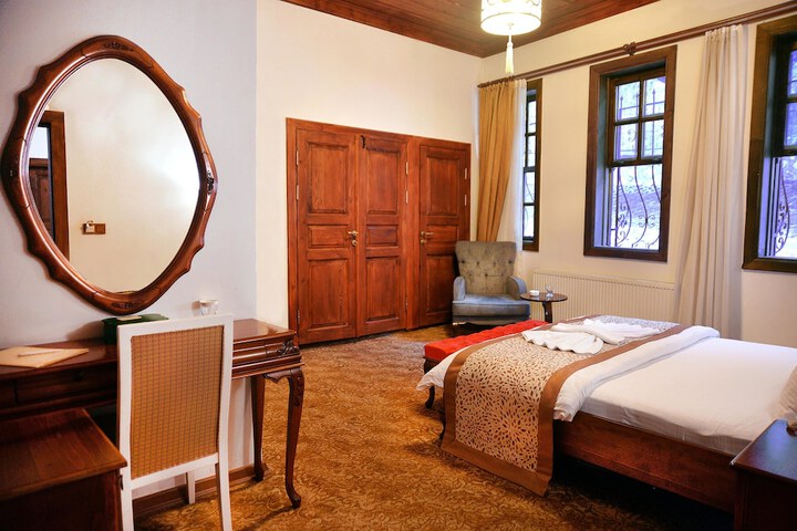 Room 10 of 53
