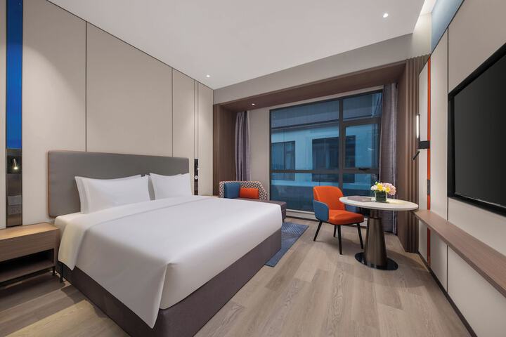 Room 10 of 42