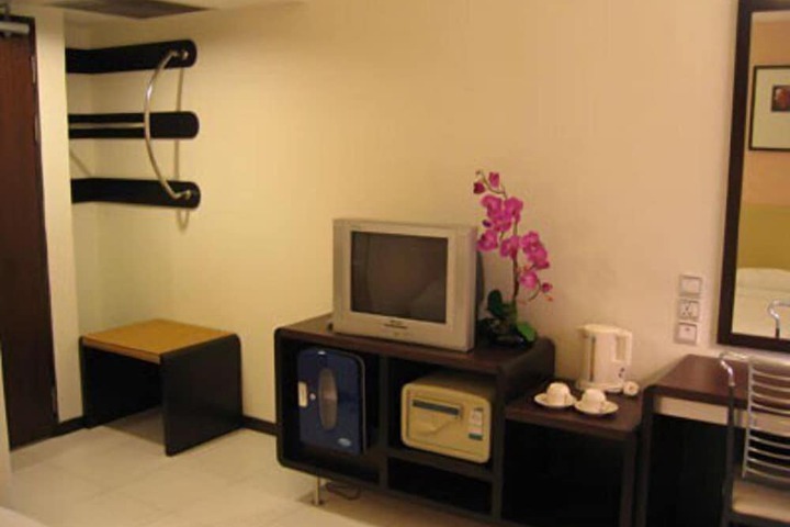 Room 20 of 28