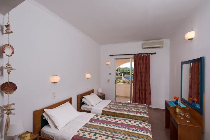 Room 19 of 40