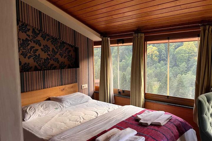 Room 3 of 31