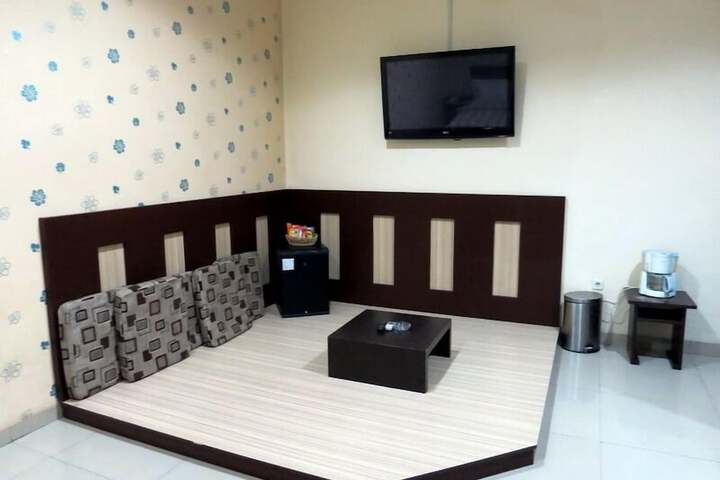 Room 15 of 19