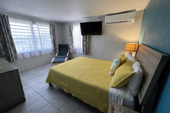 Room 35 of 83
