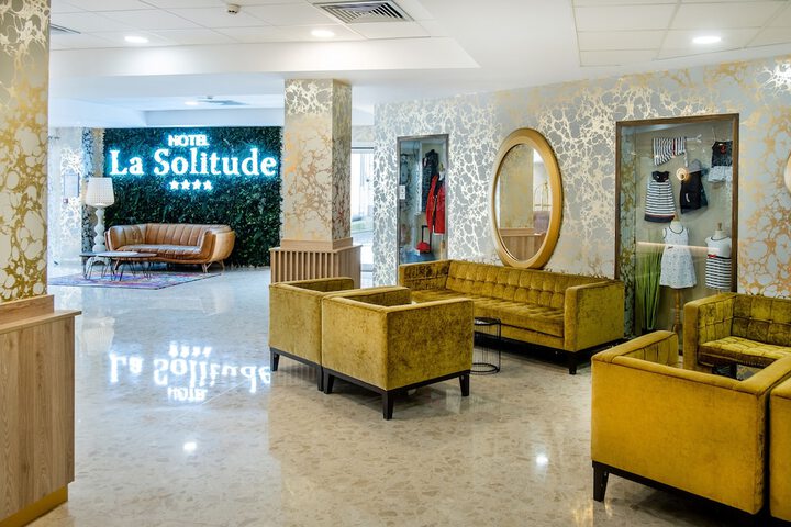 Guest Lobby
