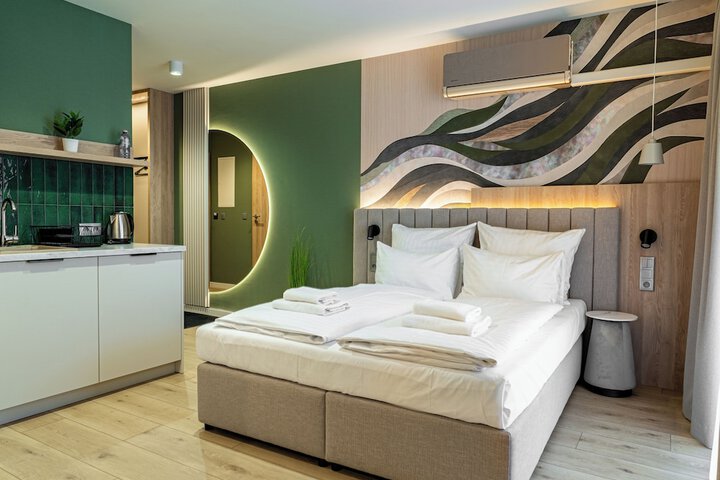 Room 35 of 150