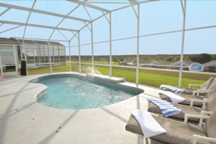 Pool 13 of 35