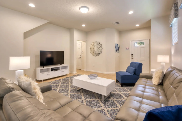 Room 4 of 24