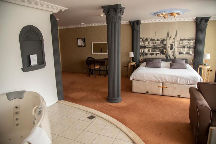 Room 30 of 67