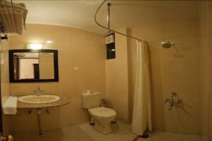 Room 2 of 8