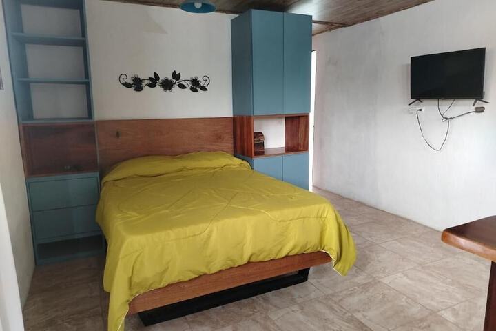 Room 2 of 6