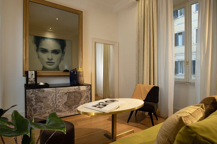 Room 54 of 122