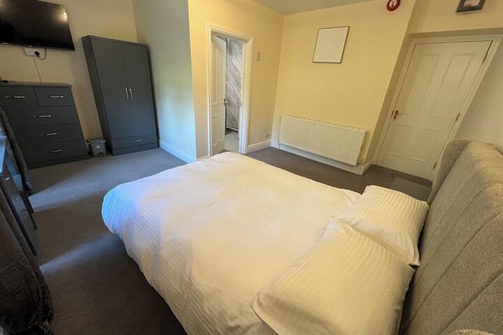 Room 8 of 14