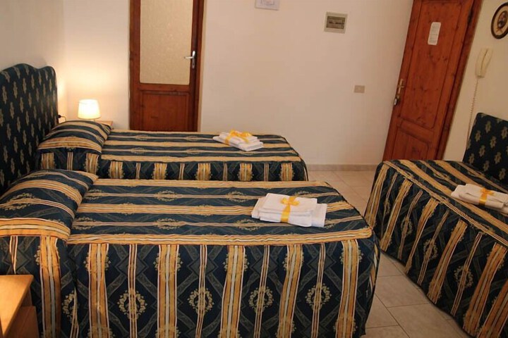 Room 8 of 23
