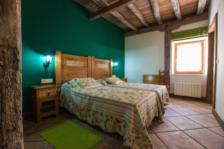 Room 3 of 37