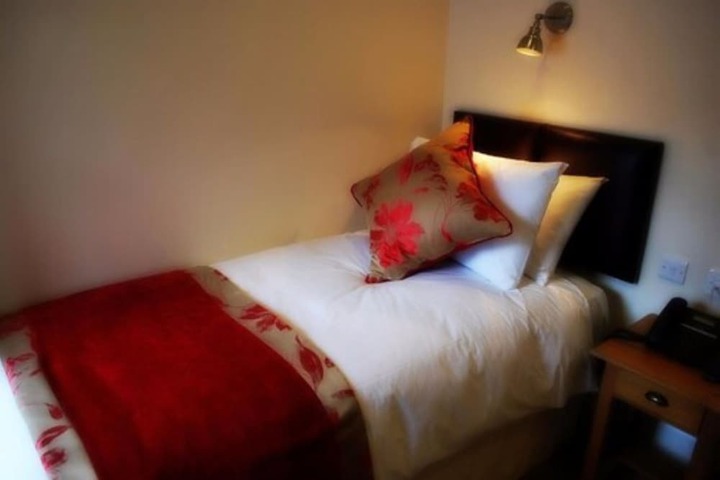 Room 6 of 42