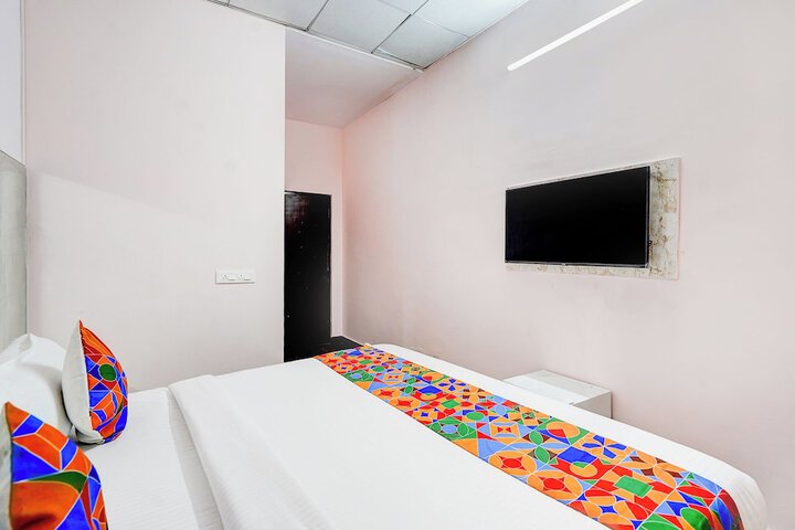 Room 13 of 22