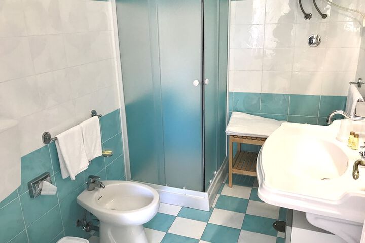 Room 55 of 106
