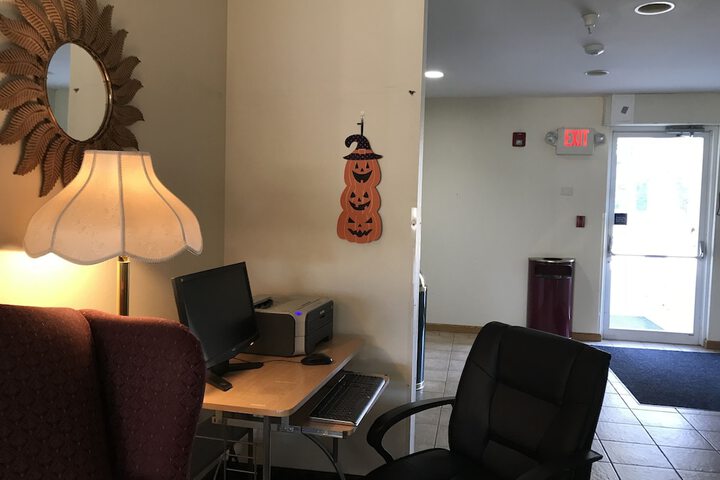 Business Center 32 of 43