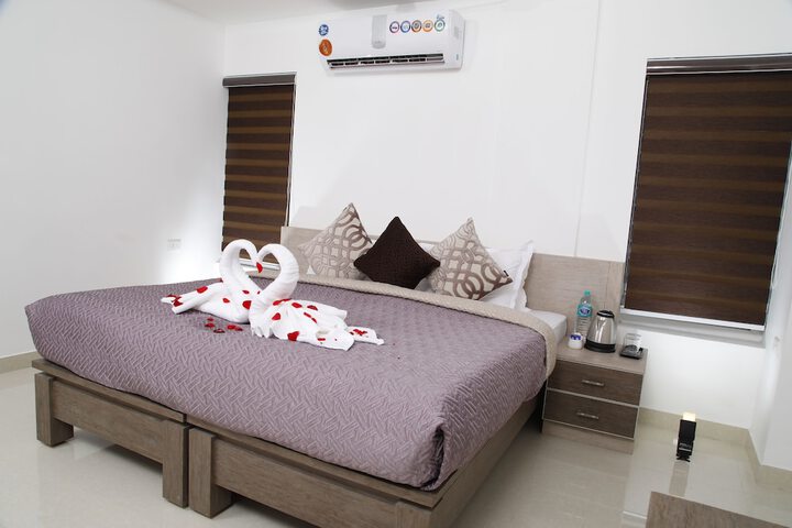 Room 6 of 38