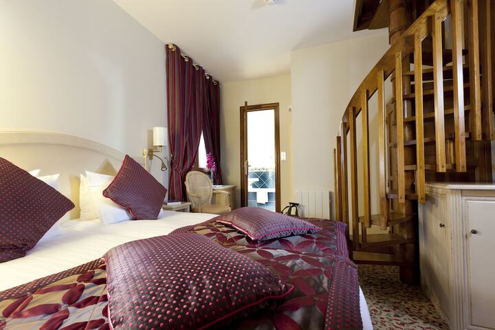 Room 9 of 29